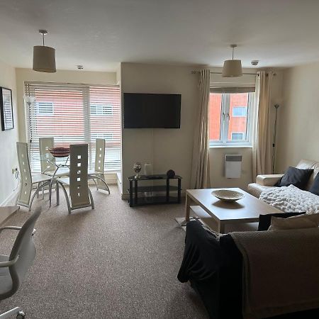 Gunwharf Quays Harbour Apartments Portsmouth Dış mekan fotoğraf