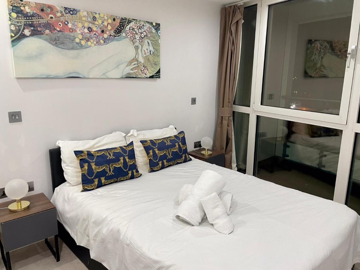Gunwharf Quays Harbour Apartments Portsmouth Dış mekan fotoğraf