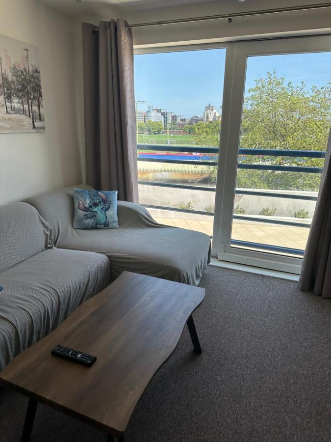 Gunwharf Quays Harbour Apartments Portsmouth Dış mekan fotoğraf