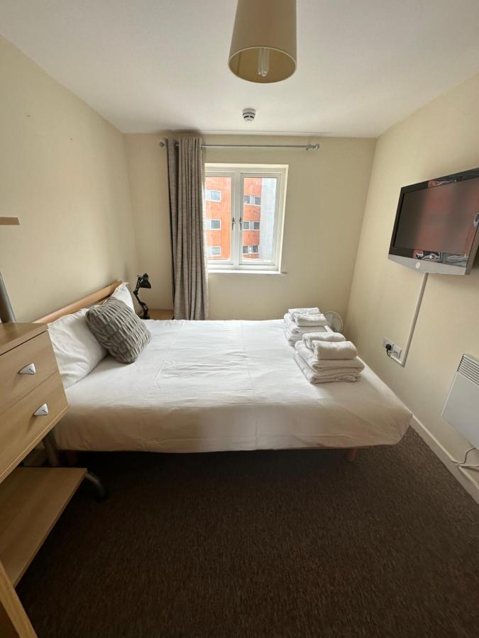 Gunwharf Quays Harbour Apartments Portsmouth Dış mekan fotoğraf