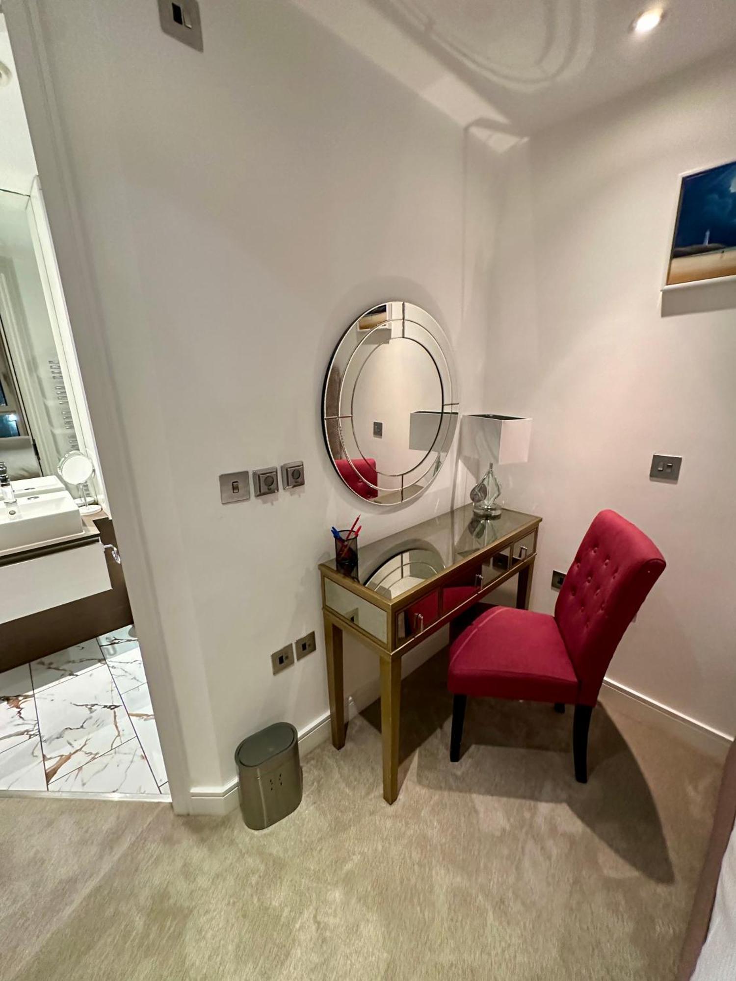 Gunwharf Quays Harbour Apartments Portsmouth Dış mekan fotoğraf
