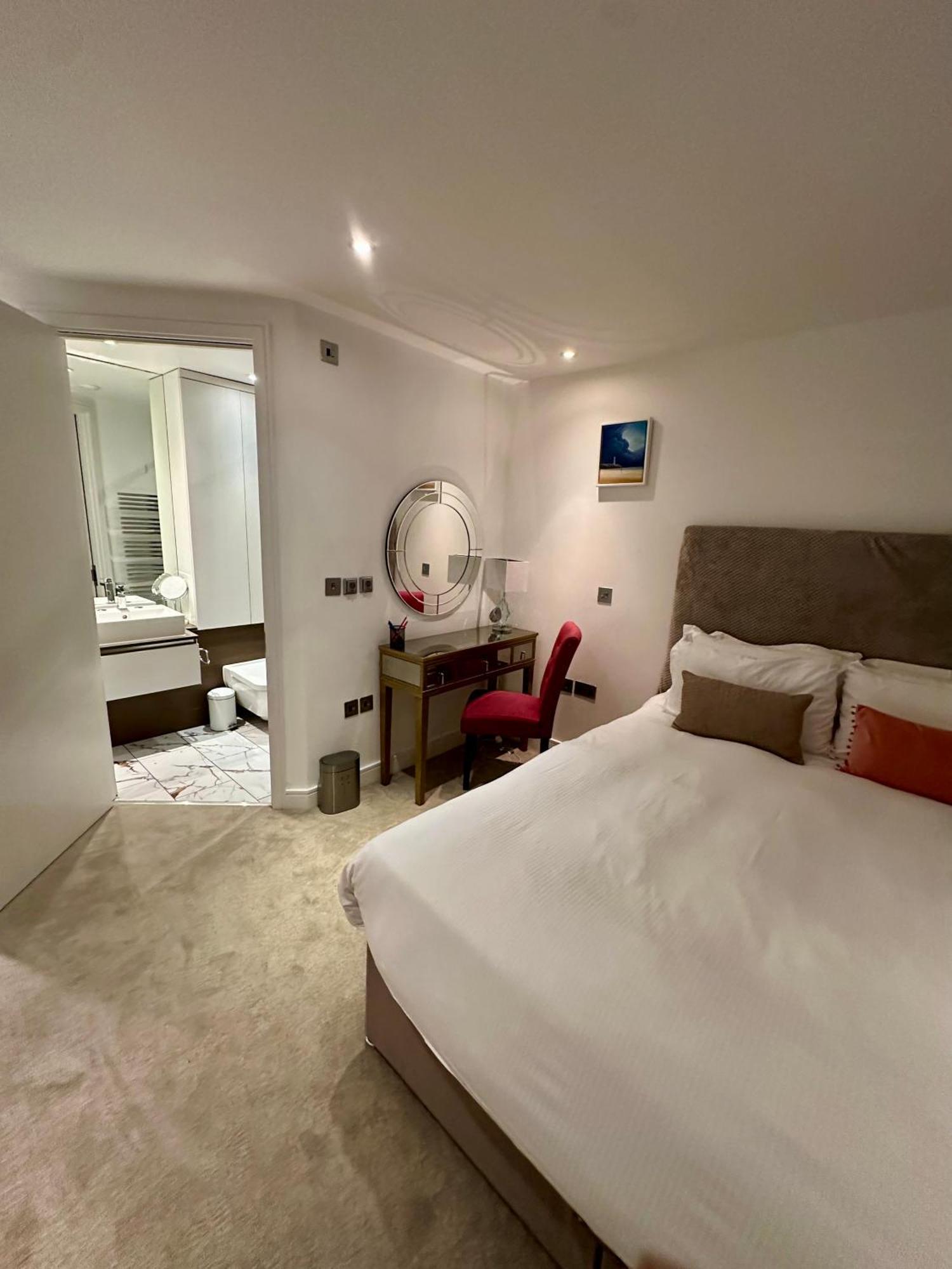 Gunwharf Quays Harbour Apartments Portsmouth Dış mekan fotoğraf