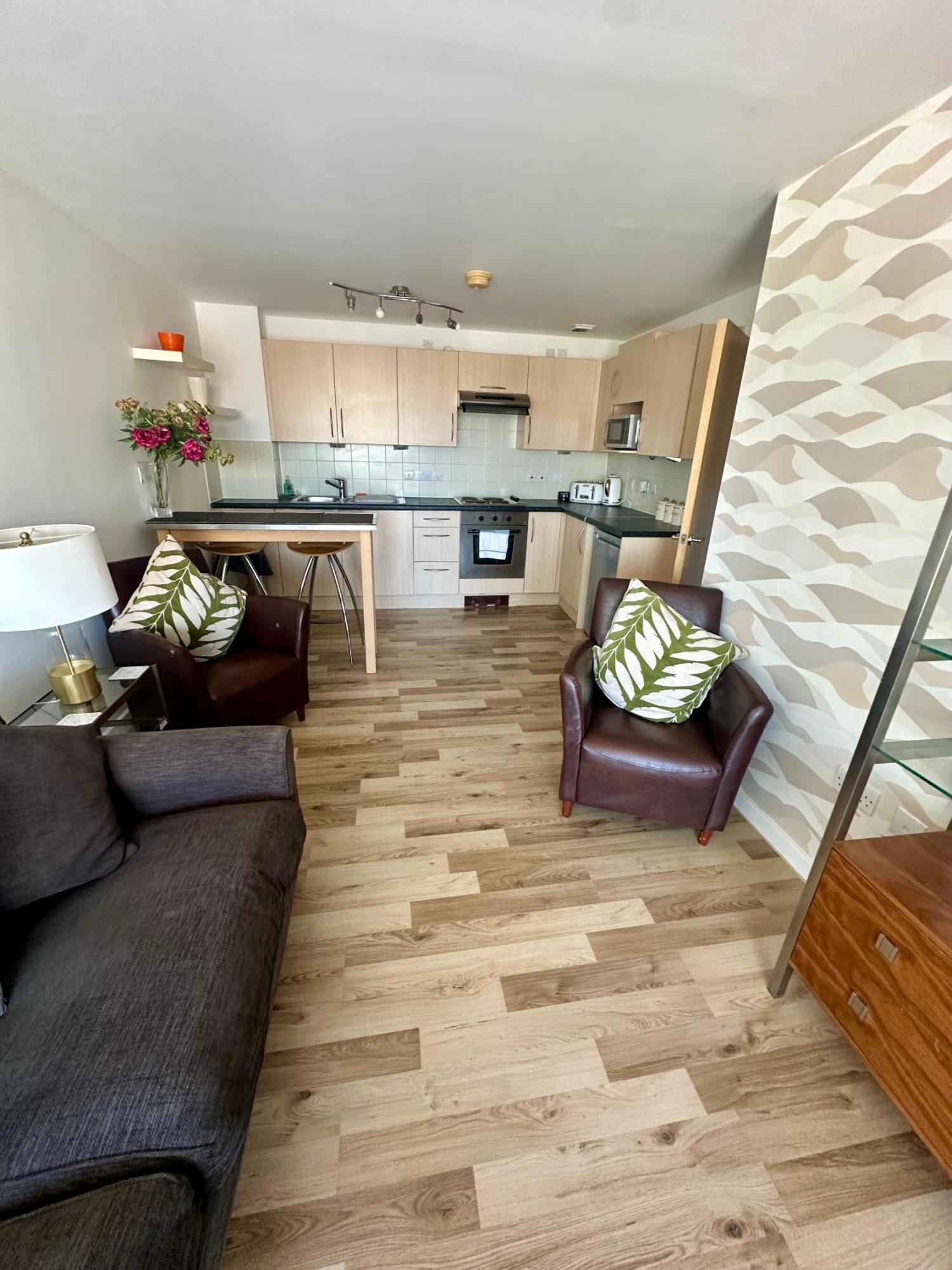 Gunwharf Quays Harbour Apartments Portsmouth Dış mekan fotoğraf