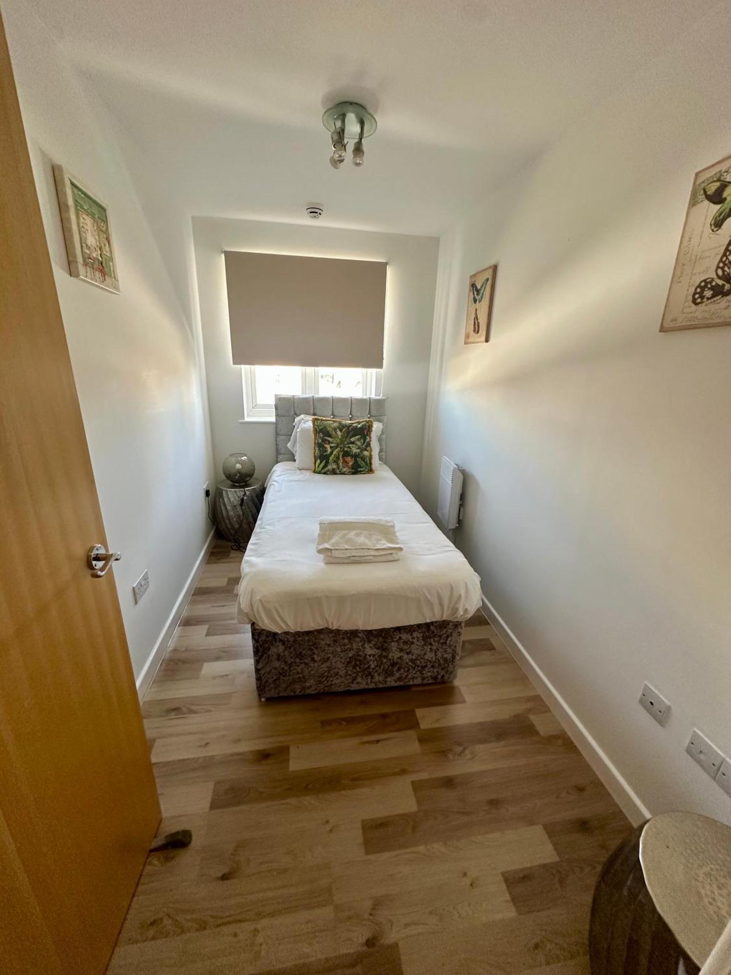 Gunwharf Quays Harbour Apartments Portsmouth Dış mekan fotoğraf