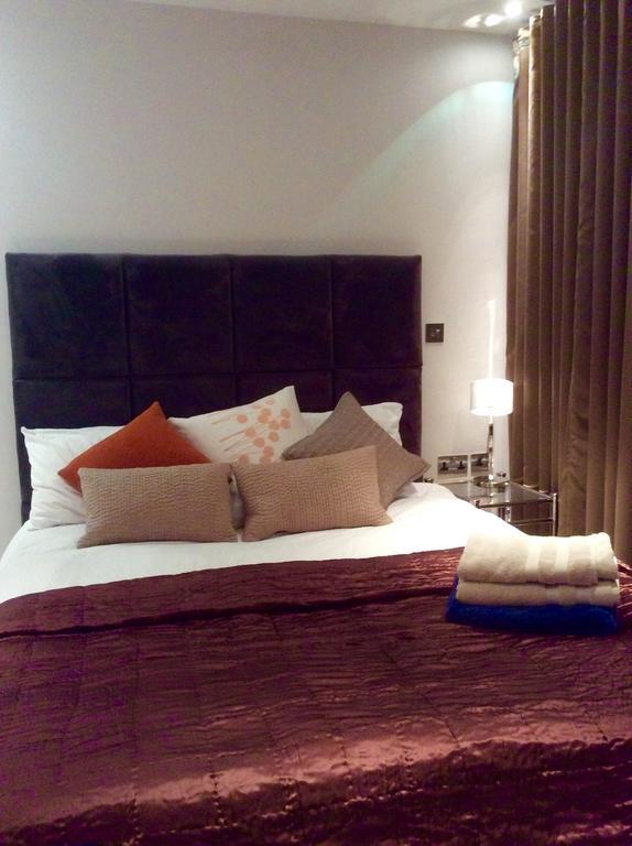 Gunwharf Quays Harbour Apartments Portsmouth Dış mekan fotoğraf