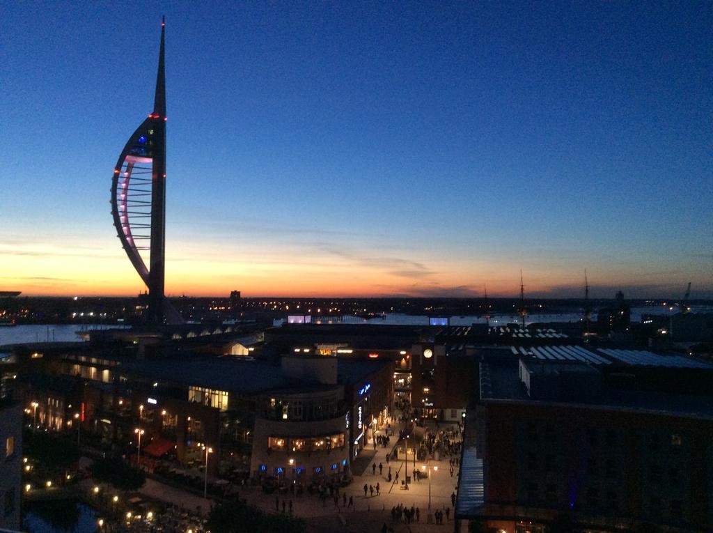 Gunwharf Quays Harbour Apartments Portsmouth Dış mekan fotoğraf